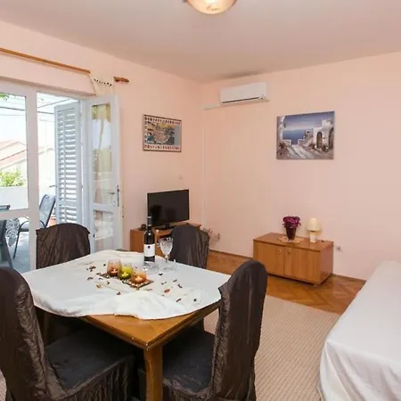 Nico - One Bedroom With Terrace And Sea View - A2 Apartman *